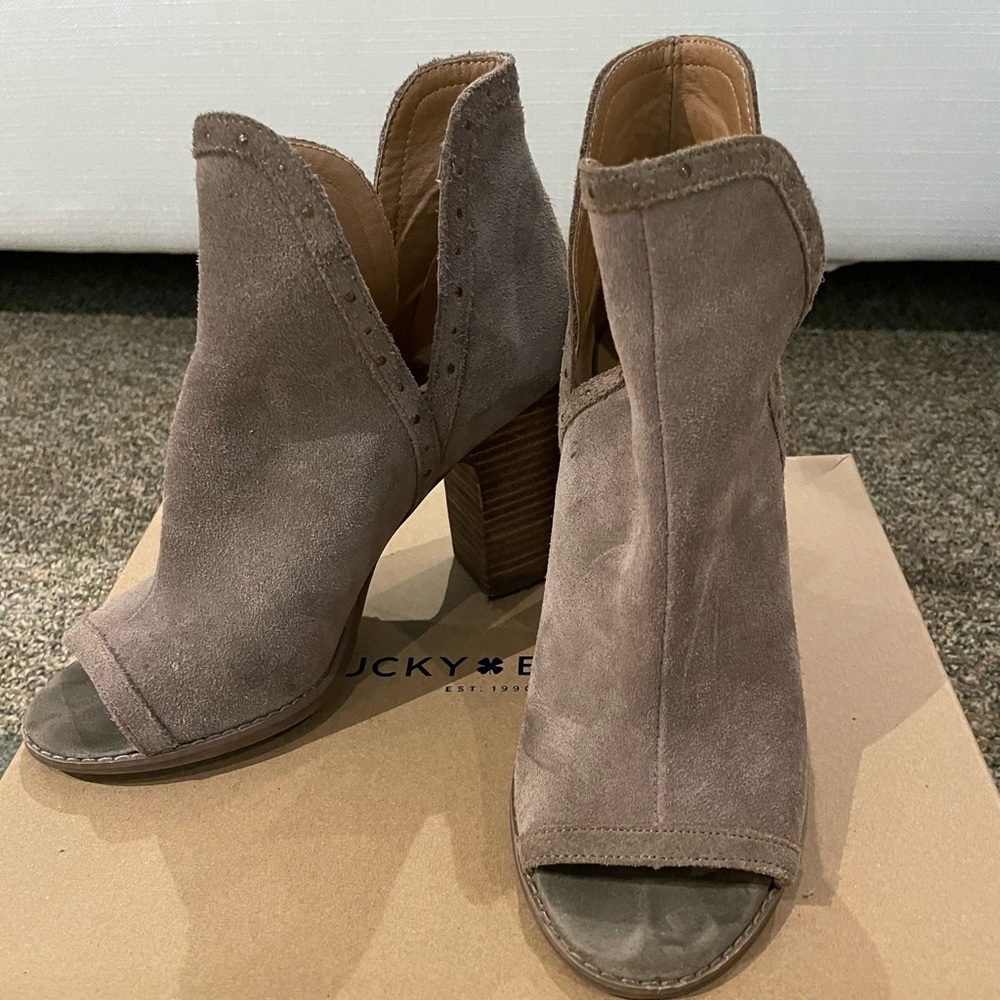 Lucky Brand Lisbeth Peep-Toe Booties in Brindle - Size 8M